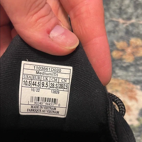 Brooks Men's Black Athletic Shoes - Picture 2 of 7